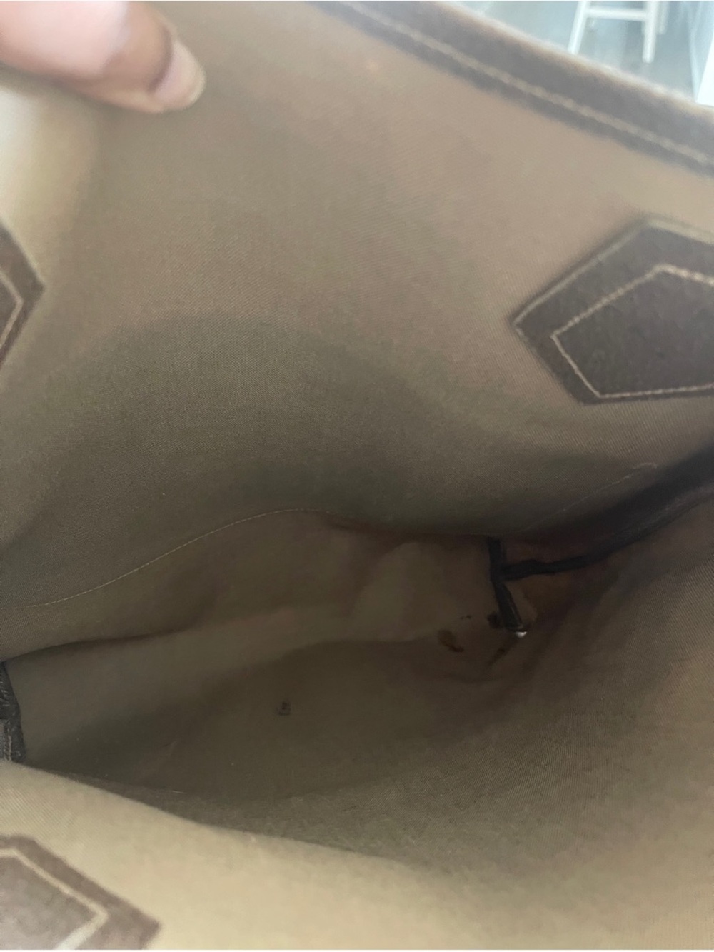 Gucci plus tote with COA - Picture 5 of 12